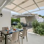 Apartment Pino With Shared Pool