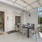 Apartment Pino With Shared Pool