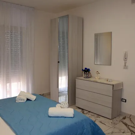 Pino With Shared Pool - Happy Apartment