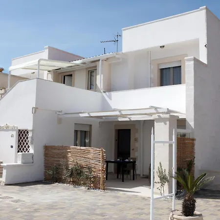 Pino With Shared Pool - Happy Torre Lapillo