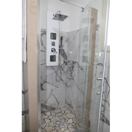 Pino With Shared Pool - Happy Apartment
