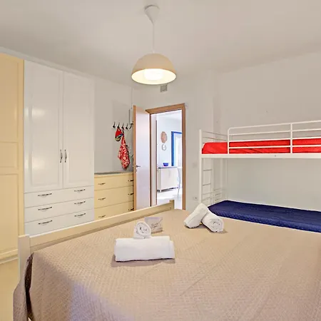 Pino With Shared Pool Torre Lapillo