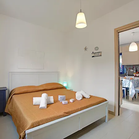 Pino With Shared Pool - Happy Apartment