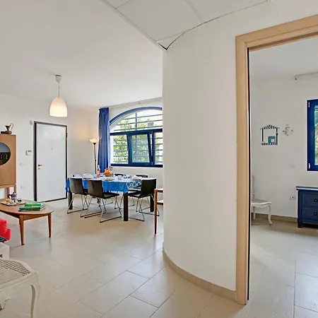 Pino With Shared Pool - Happy Apartment Torre Lapillo