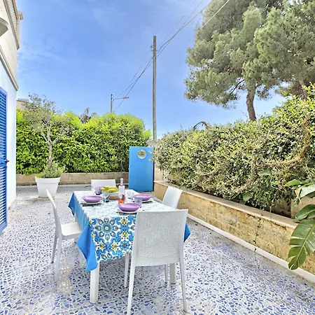 Pino With Shared Pool Apartament *