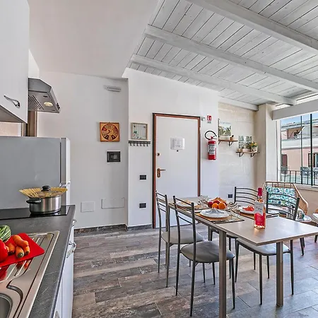 Pino With Shared Pool Torre Lapillo