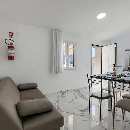 Pino With Shared Pool * Torre Lapillo