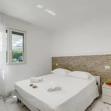 Pino With Shared Pool Apartament