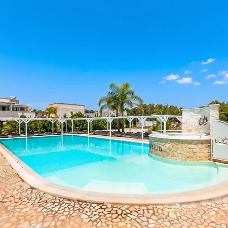 Pino With Shared Pool Appartement