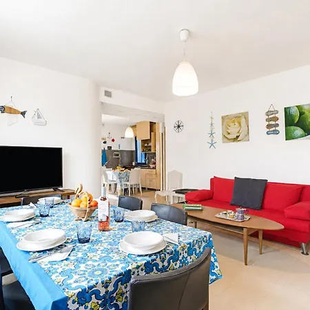 Appartement Pino With Shared Pool Torre Lapillo