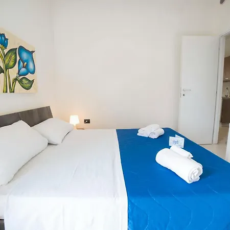 Pino With Shared Pool Appartement *