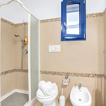 Pino With Shared Pool Appartement Torre Lapillo