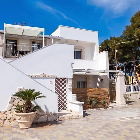 Pino With Shared Pool Appartement *