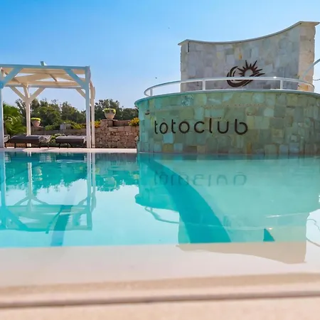 Pino With Shared Pool Torre Lapillo