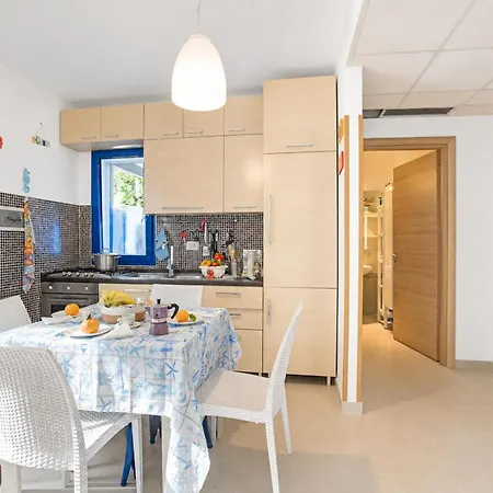 Pino With Shared Pool Appartement