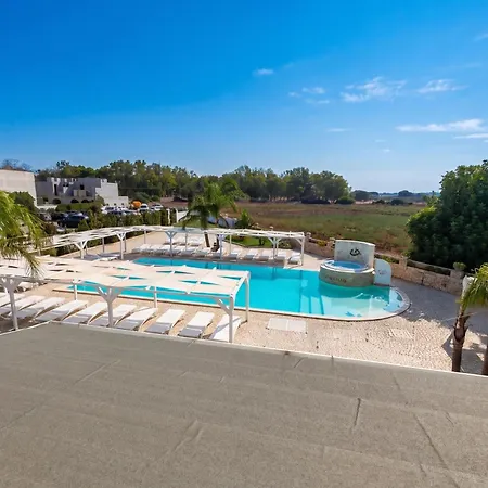 Pino With Shared Pool Appartement *