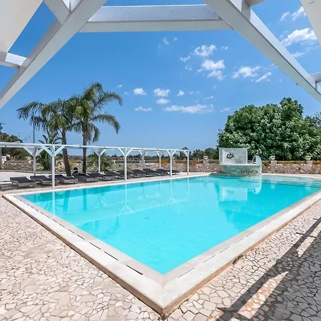 Pino With Shared Pool Appartement Torre Lapillo