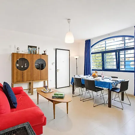 Pino With Shared Pool Appartement Torre Lapillo